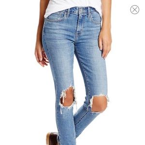 Levi’s 721 High Rise Skinny Jeans